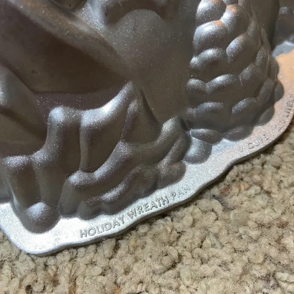 Nordic Ware Wreath Bundt Cake Pan